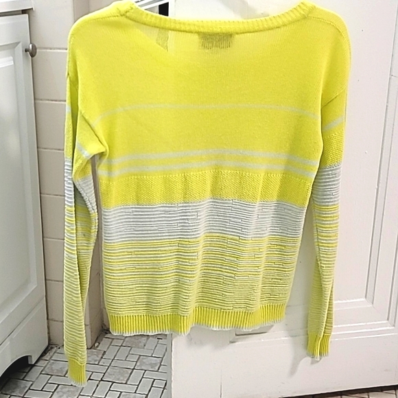 Neon yellow & Light Grey Light Knit Sweater - Picture 3 of 8